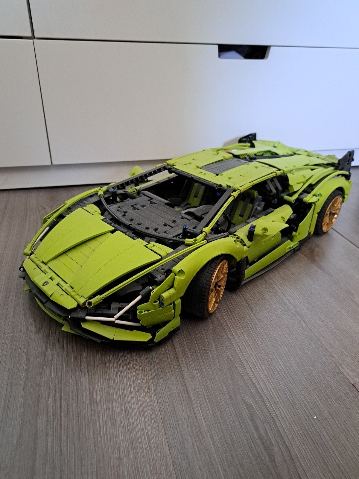 Lego Technic Lamborghini Sion, Ophalen of Verzenden, Zo goed als nieuw, Overige schalen