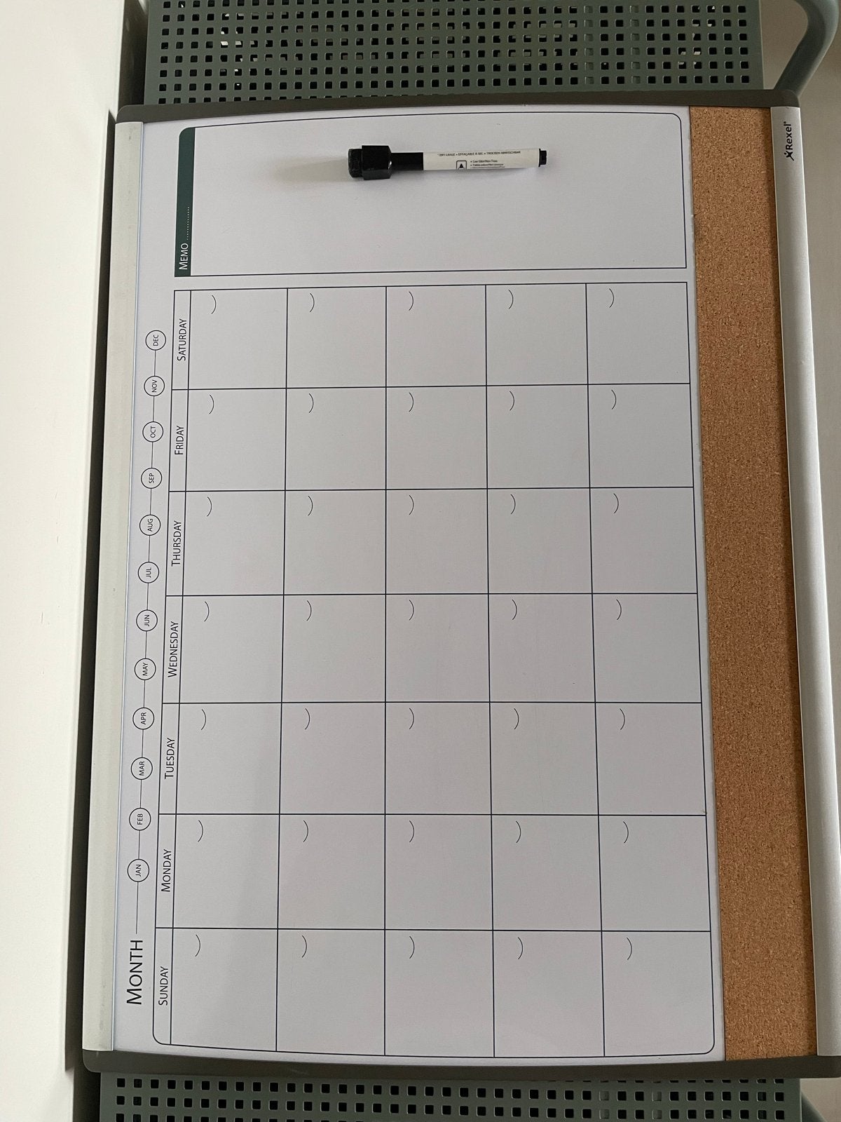 Memobord maandkalender/ prikbord/whiteboard, Ophalen