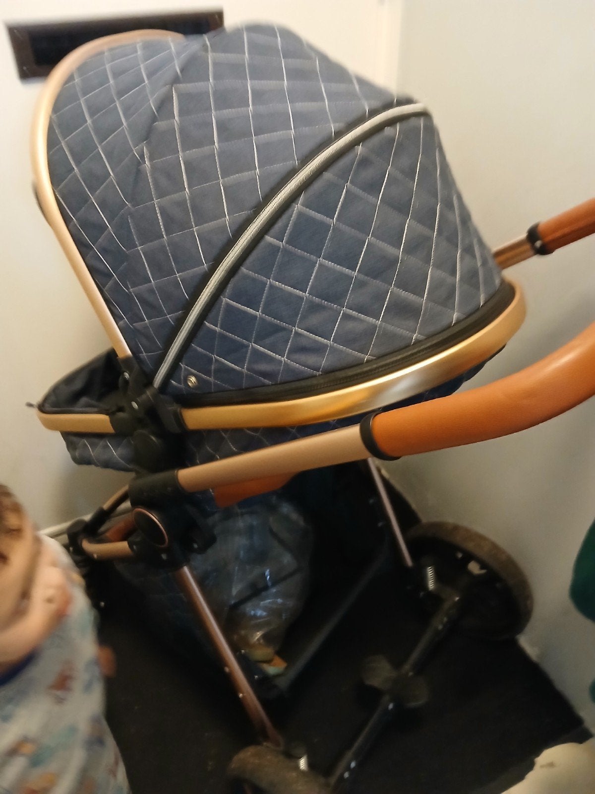 Stijlvolle kinderwagen met gouden accenten, Ophalen of Verzenden