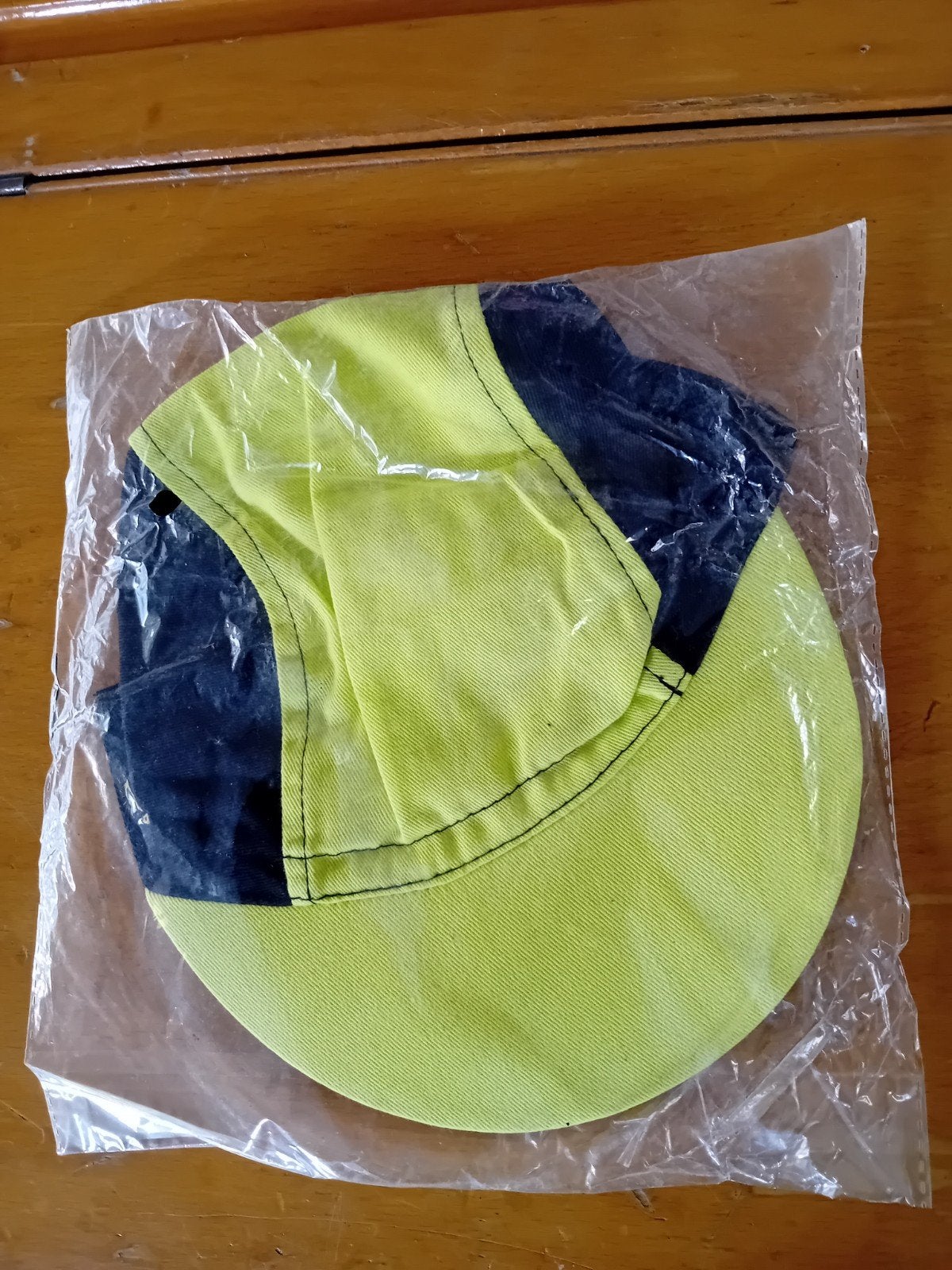 NIEUW veiligheidspet geel/zwart, Kleding | Dames, Hoeden en Petten, Ophalen, Nieuw, One size fits all