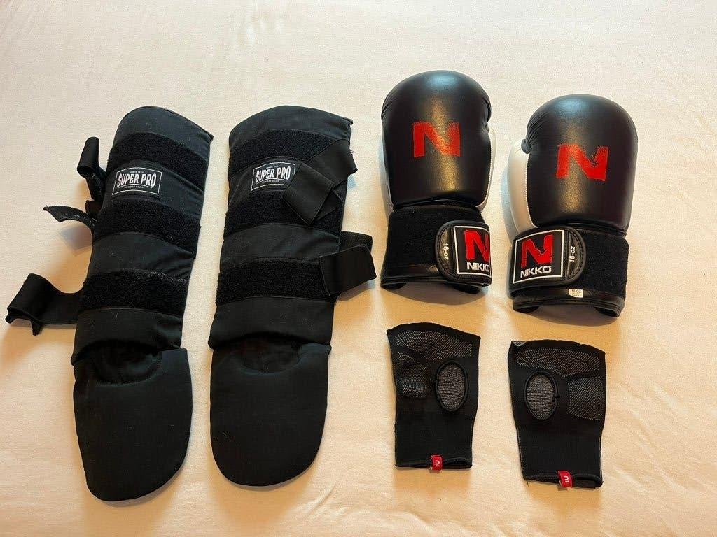 Nikko 16 oz kickboksset. 2 keer gebruikt, dus als nieuw!, Ophalen of Verzenden, Zo goed als nieuw, Bokshandschoenen