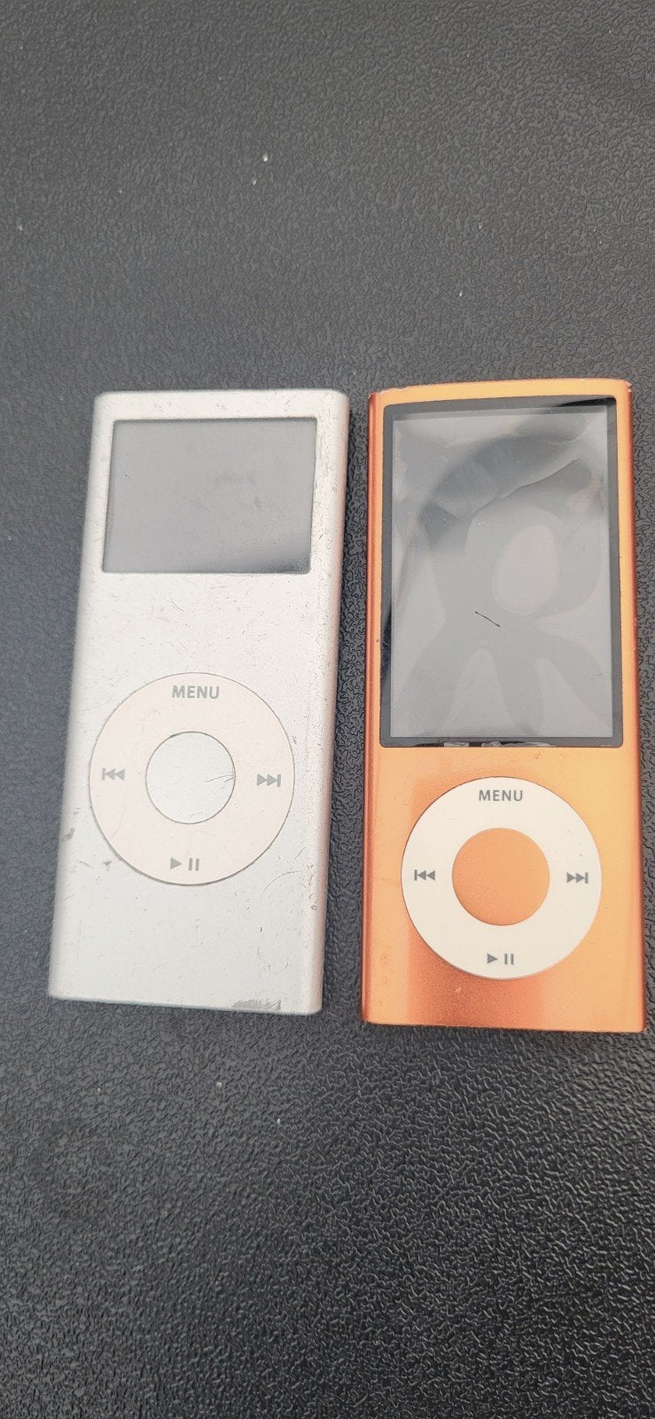 2x Apple iPod Nano (zilver en oranje) - Gebruikt, Audio, Tv en Foto, Mp3-spelers | Apple iPod, Ophalen, Overige kleuren, Minder dan 2 GB