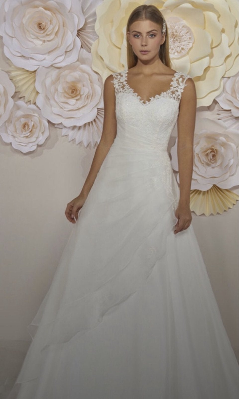 Elegante Trouwjurk met Kant en Open Rug, Ophalen, Zo goed als nieuw, Wit, Trouwjurk