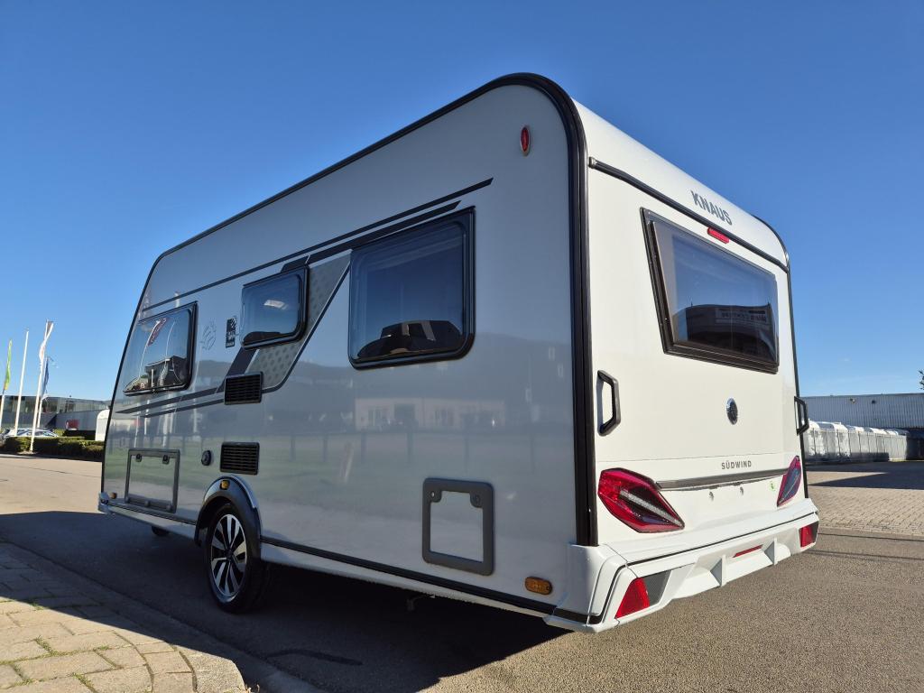 Knaus Sudwind Black Selection 450 FU, Rondzit, Bedrijf, 5 tot 6 meter, Knaus