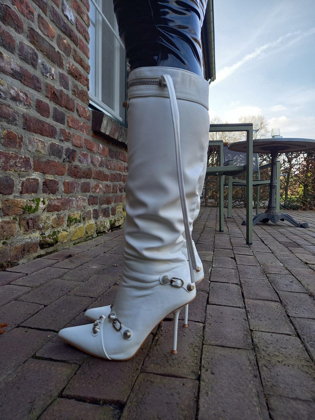 Witte hoge hak laarzen met gespen en ritsen, Verzenden, Wit, Onbekend, Schoenen met hoge hakken