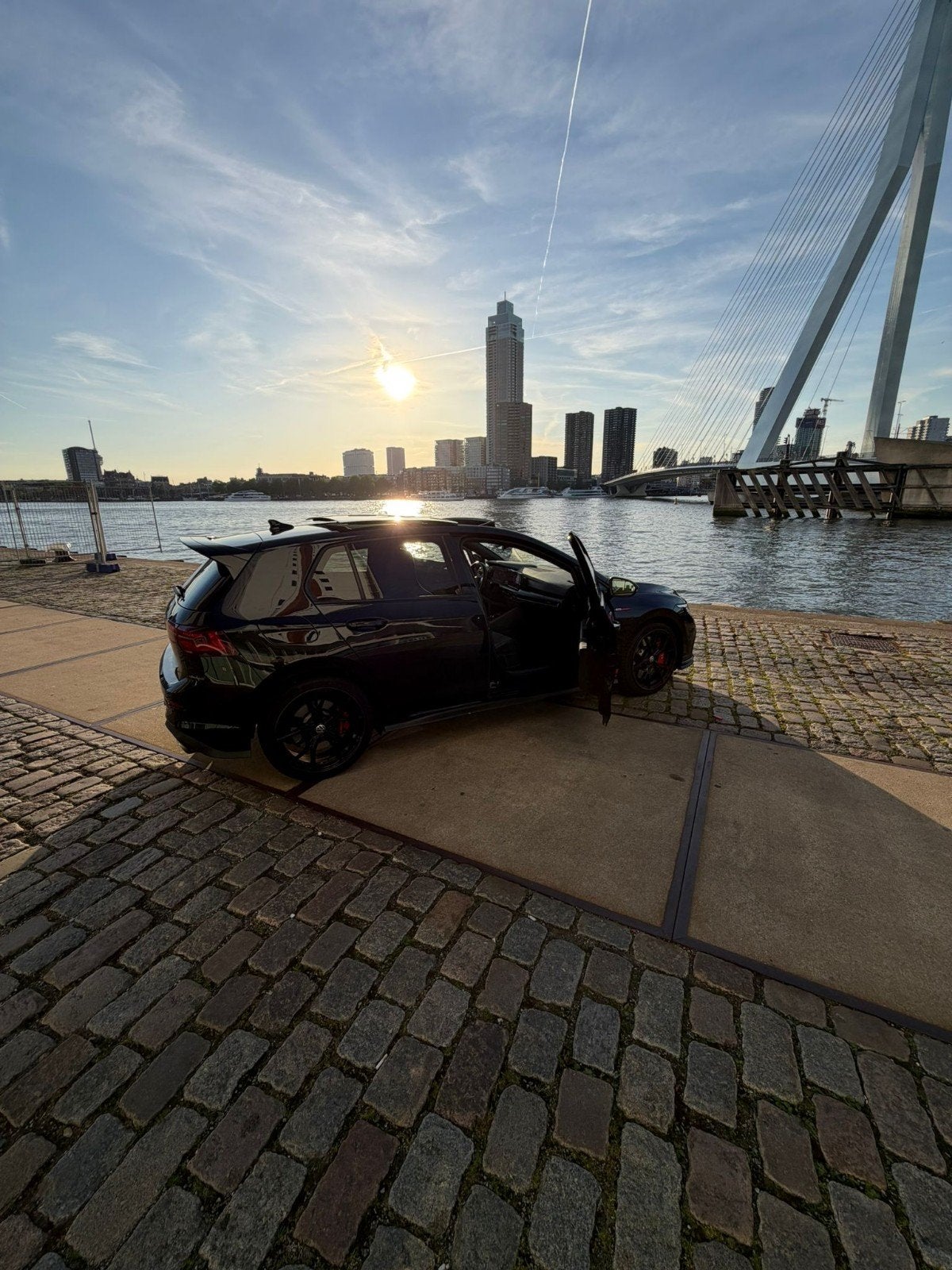 Volkswagen Golf 2.0 TSI OPF 221KW Dsg7 2022 Zwart, 4 cilinders, 1984 cc, Zwart, 14 km/l