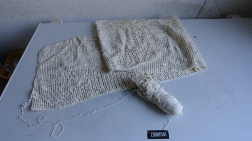 Kleedje of gordijntje, valletje nog af te haken, haakwerk, Ophalen of Verzenden, Zo goed als nieuw, Haken, Patroon of Boek