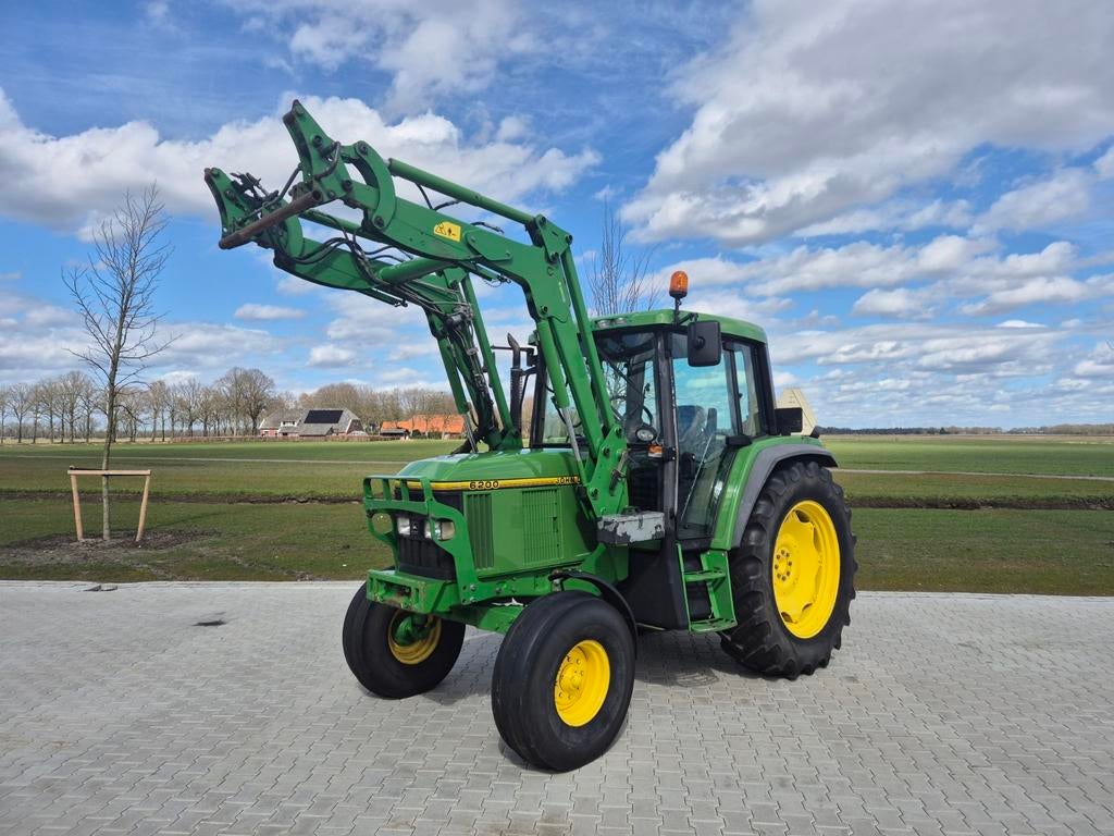John Deere 6100 met voorlader marge, Zakelijke goederen, Agrarisch | Tractoren, 80 tot 120 Pk, Gebruikt, 7500 tot 10000, Ophalen
