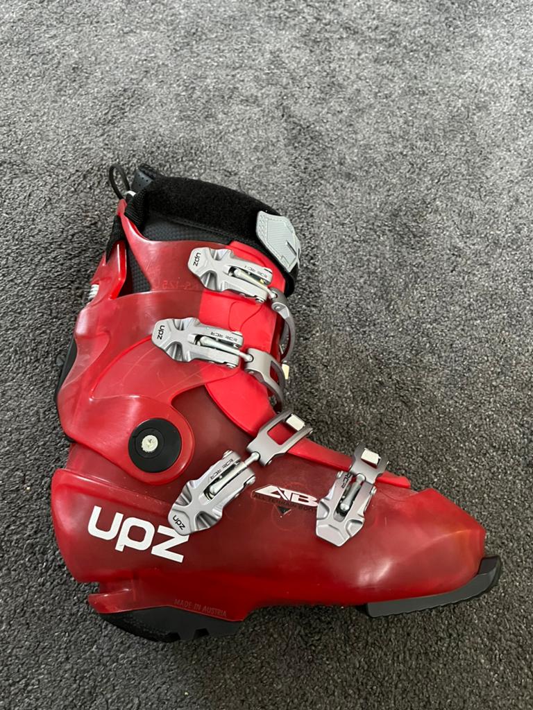 UPZ ATB demo hardboot, Ophalen, Nieuw, Schoenen