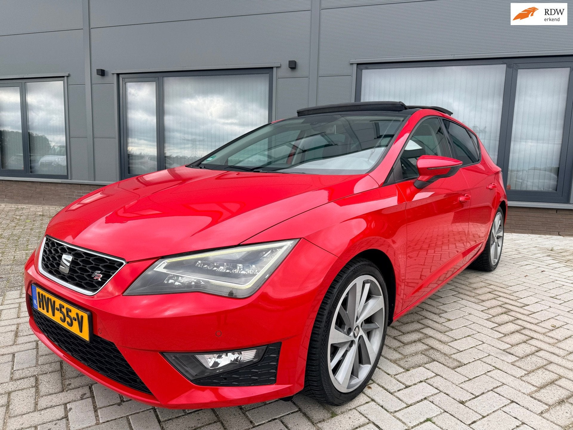 Seat LEON 1.8 TSI FR|180pk|Automaat|Panoramadak|Airco|Cruise, Auto's, 1227 kg, Gebruikt, 4 cilinders, Leon