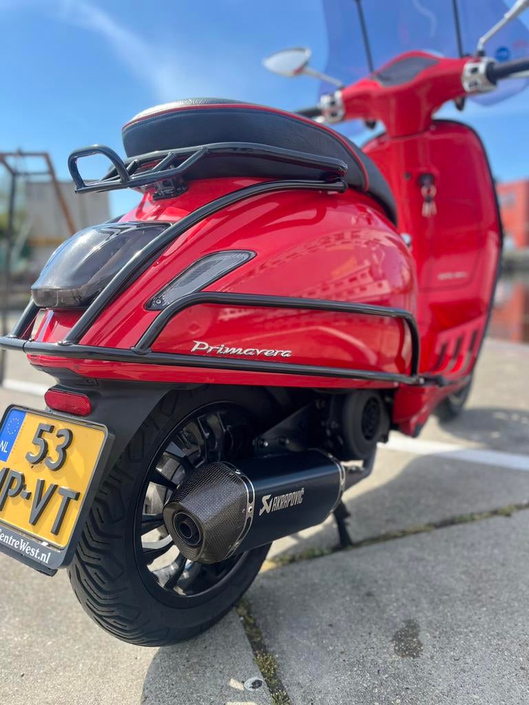 Vespa Primavera 125 3V i.e. Akrapovič 125cc, Scooter, Occasion, Particulier, 125 cc