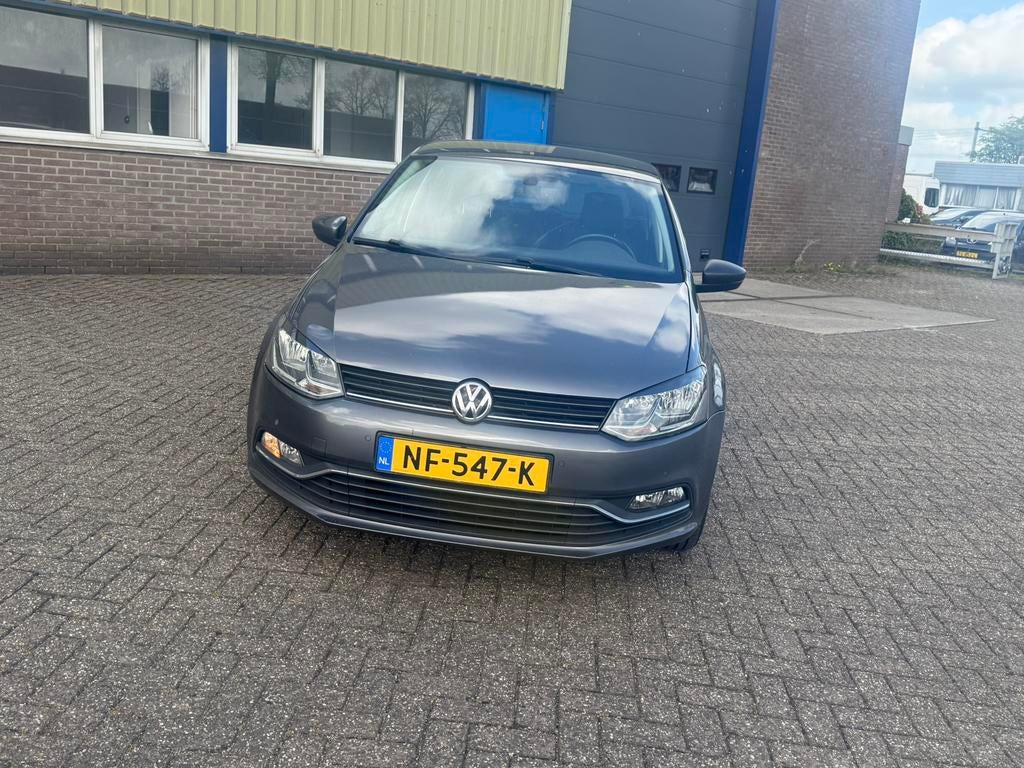 Volkswagen Polo 1.2 TSI 66KW 2017 Grijs, Voorwielaandrijving, Stof, 40 €/maand, 4 cilinders