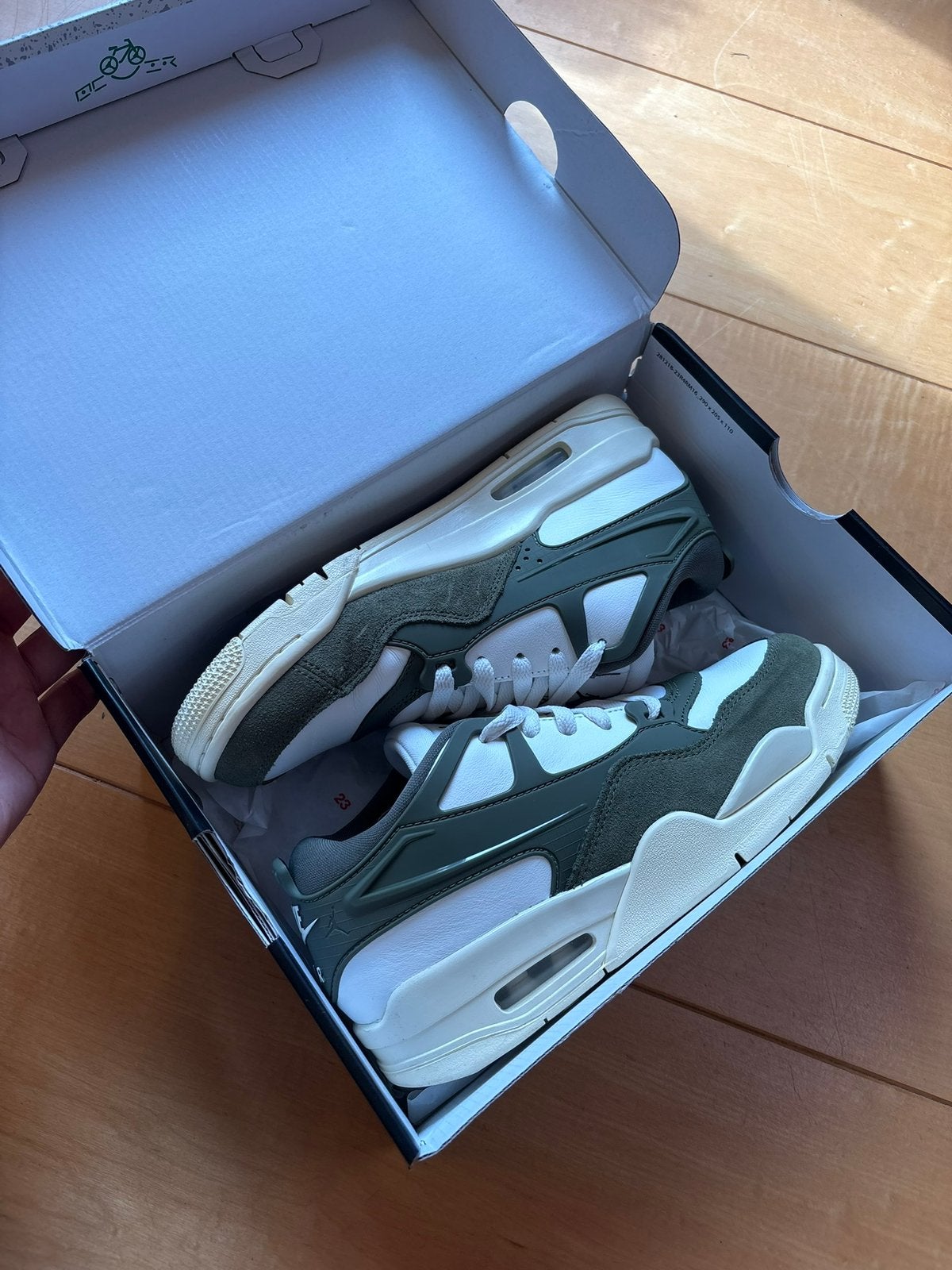 Nike Air Jordan 4 RM Olive EU 39, Colosseum 1, 1213 NL Hilversum, Nederland, Overige kleuren, Verzenden, Media.europe@nike.com