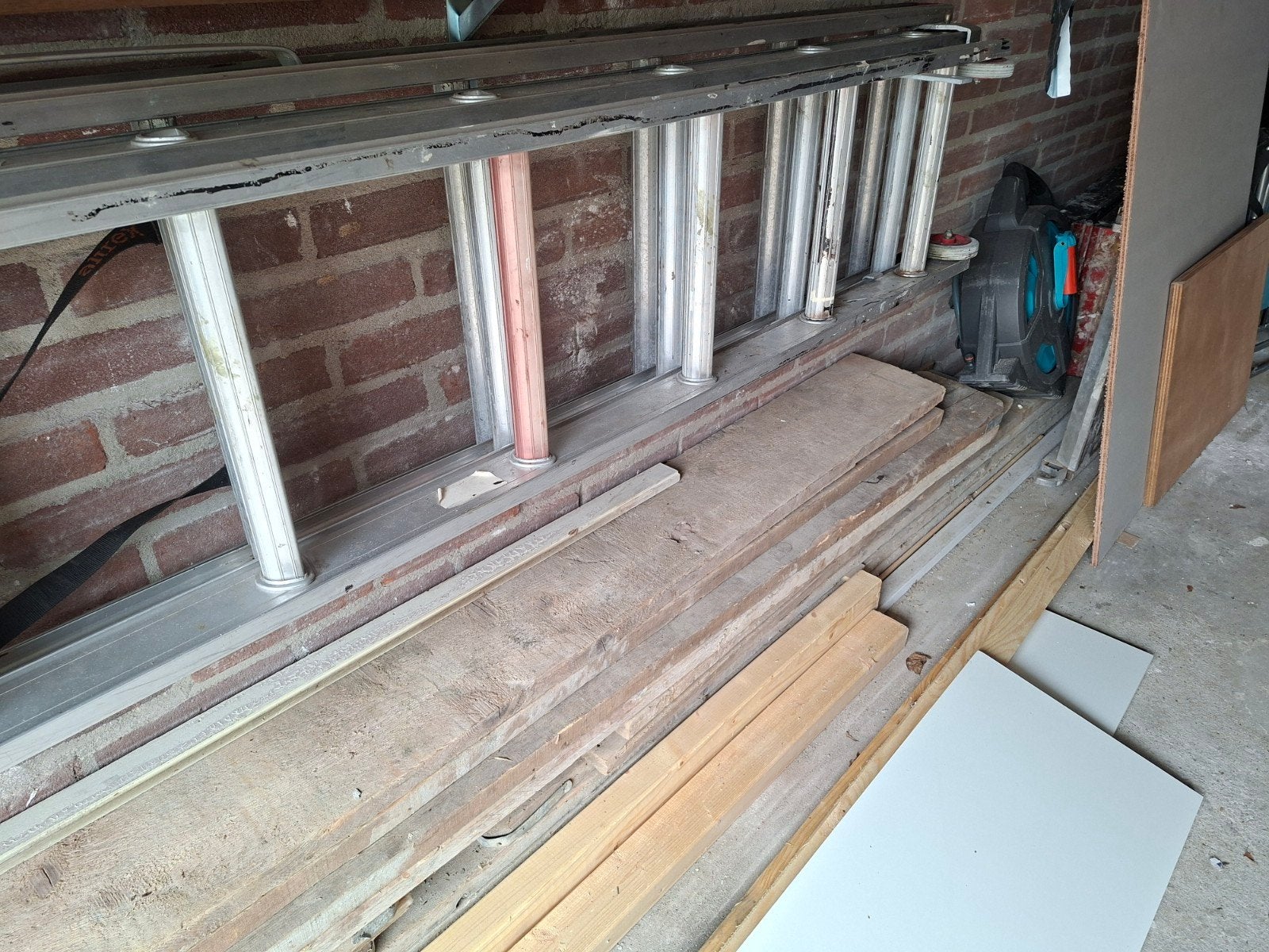 Gebruikte steigerplanken diverse lengtes, Doe-het-zelf en Verbouw, Hout en Planken, Ophalen, Gebruikt, 25 tot 50 mm, 250 tot 300 cm
