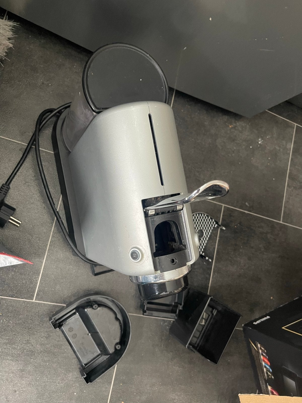 Nespresso koffiezetapparaat, Koffiepads en cups, Gebruikt, Koffiemachine, Ophalen of Verzenden
