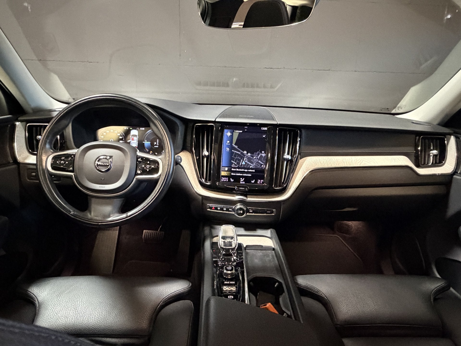 Volvo XC60 2.0 Recharge T8 AWD Inscription | Panoramadak | E, Automaat, Gebruikt, 138 €/maand, Zwart