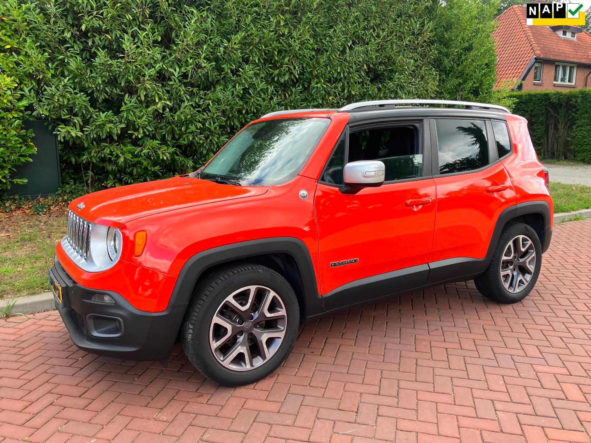 Jeep Renegade 1.4 MultiAir Opening Edition met leer hele moo, Auto's, Voorwielaandrijving, Gebruikt, Automatische klimaatregeling