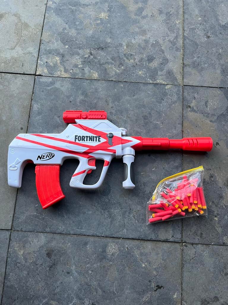 Nerf Fortnite B-AR gemotoriseerde dartblaster, Ophalen of Verzenden, Zo goed als nieuw, Jongen of Meisje