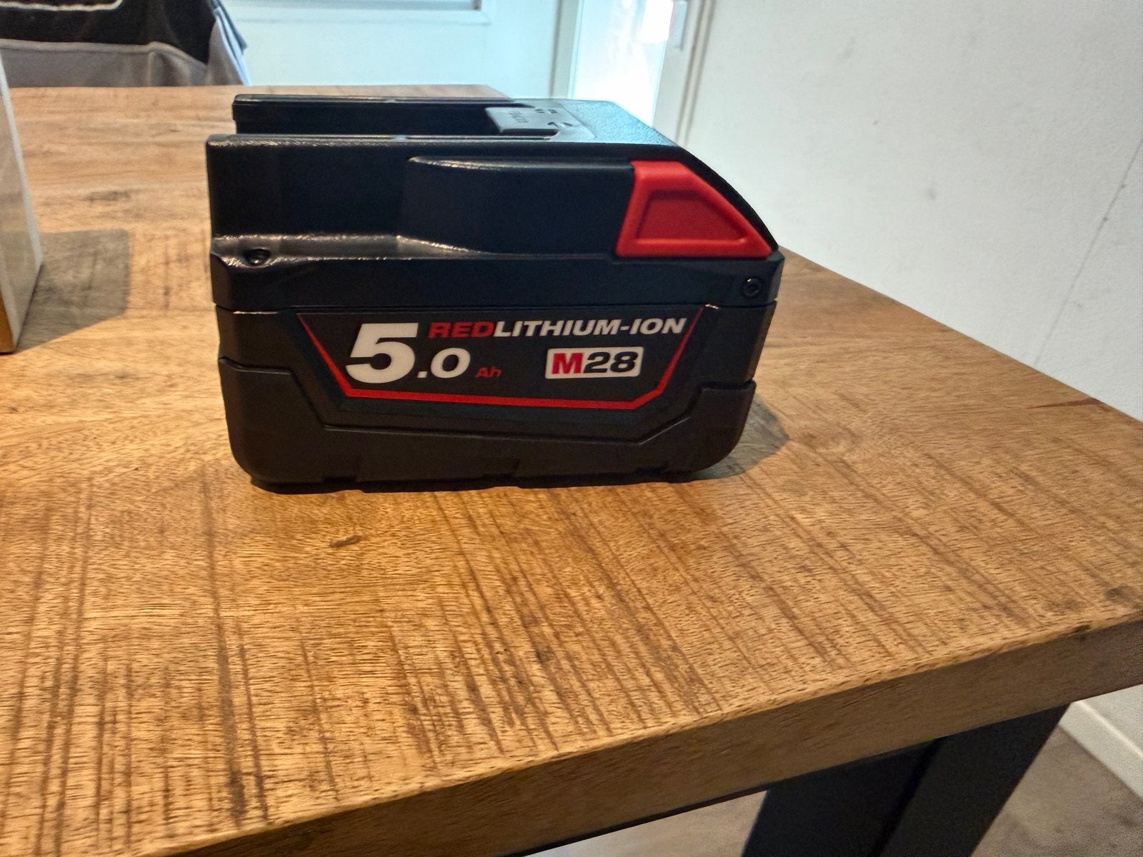 Milwaukee M28 REDLITHIUM-ION 5.0 Ah Accu, Ophalen of Verzenden, Nieuw, Overige merken, Overige typen