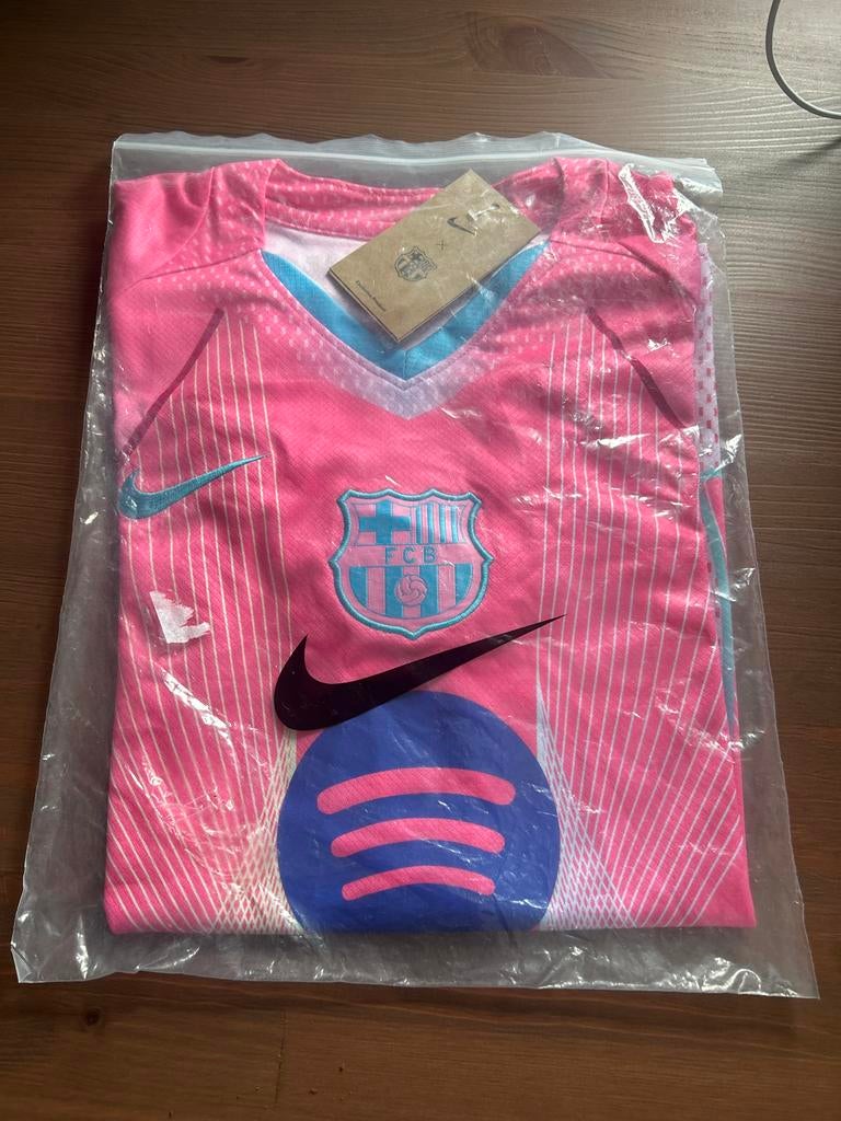 FC Barcelona x Rosalia Limited Edition Shirt Maat M, Maat M, Ophalen of Verzenden, Nieuw, Shirt