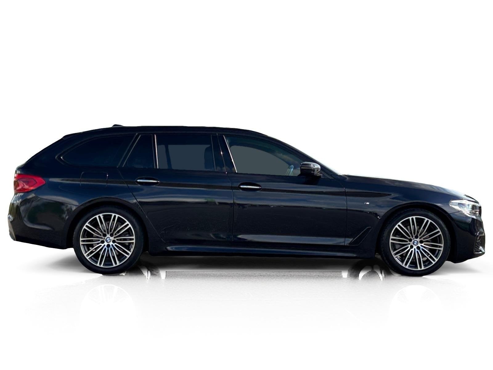 BMW 5-serie Touring 520i M-Sport ✅ Pano ✅ Trekhaak ✅ C, Auto's, Automaat, Achterwielaandrijving, Gebruikt, Euro 6