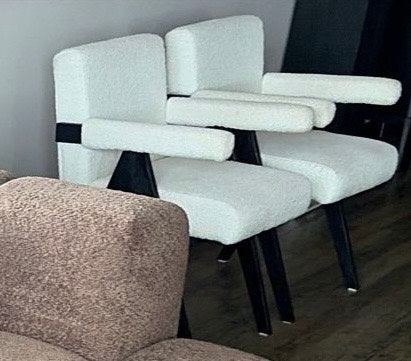2 eetkamerstoelen van SeraWonen, Ophalen, Gebruikt, Twee, Wit