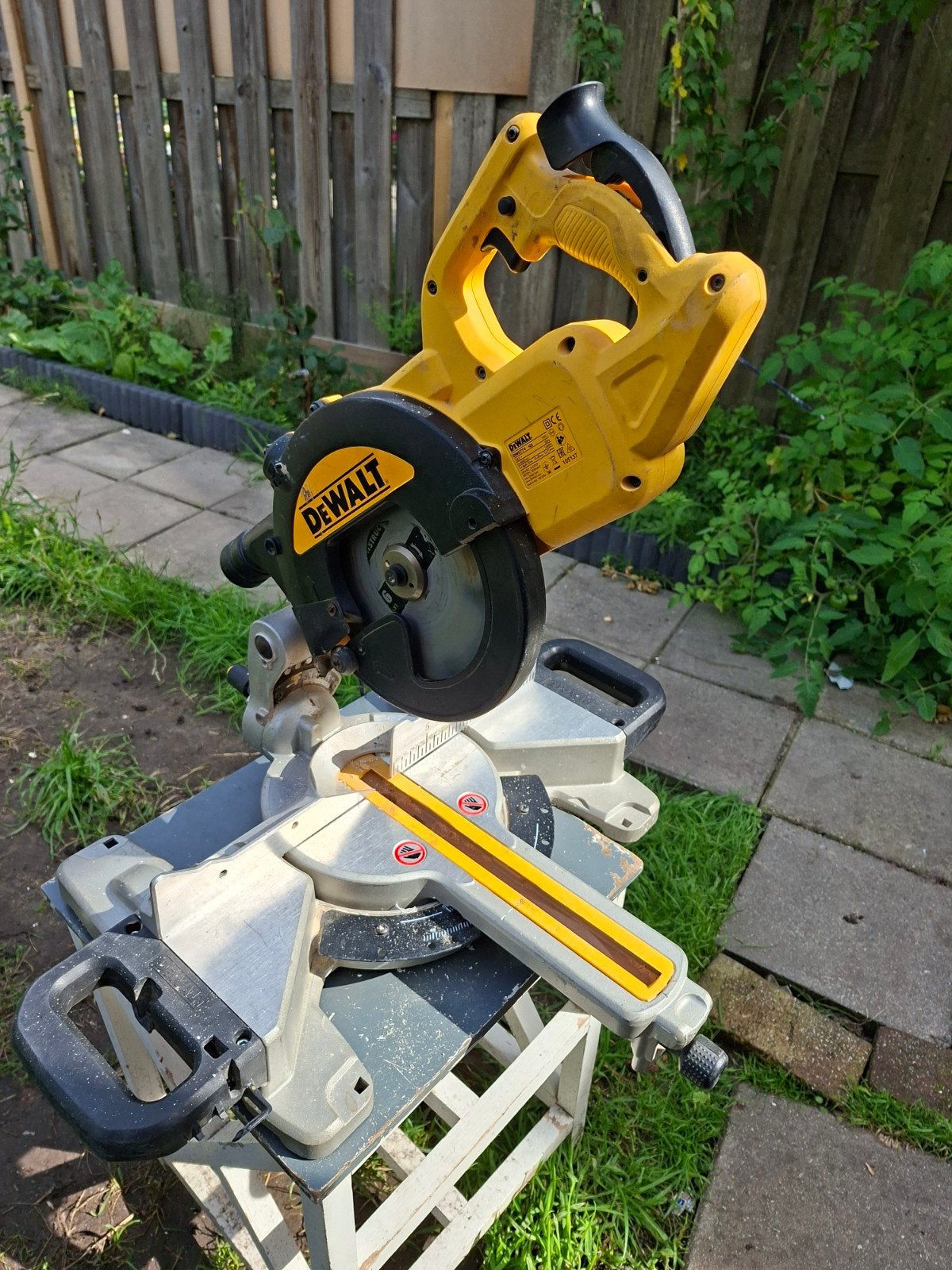 DeWalt DWS774 Afkortzaag - Krachtig en Betrouwbaar, Ophalen, Gebruikt, DeWalt, 70 mm of meer