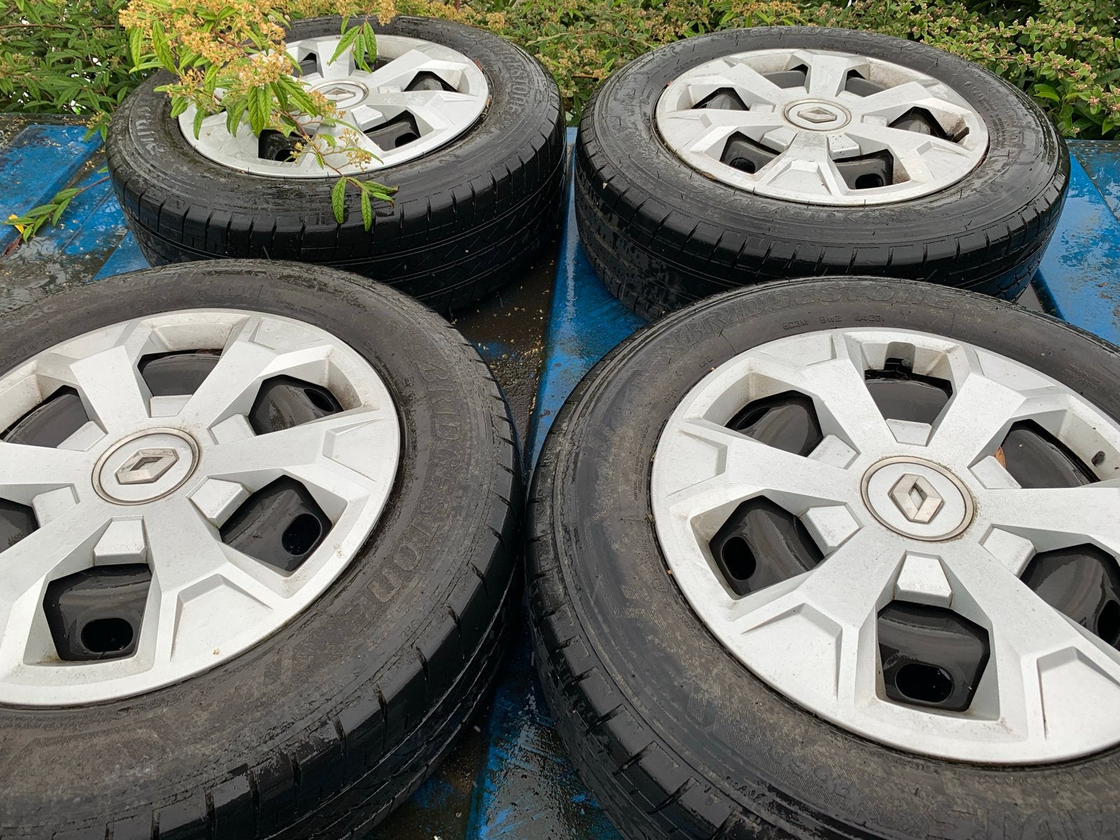 Velgen met banden voor Renault Trafic / Opel Vivaro, Ophalen