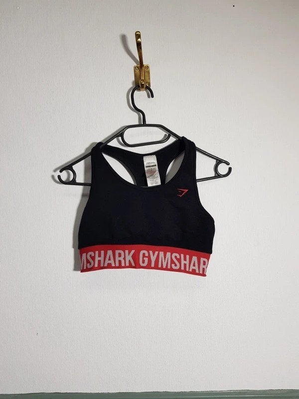 Gymshark sport bh / sport top – Zwart met rood – Maat S, Fashiontiek, Zwart, Ophalen of Verzenden, Nederland