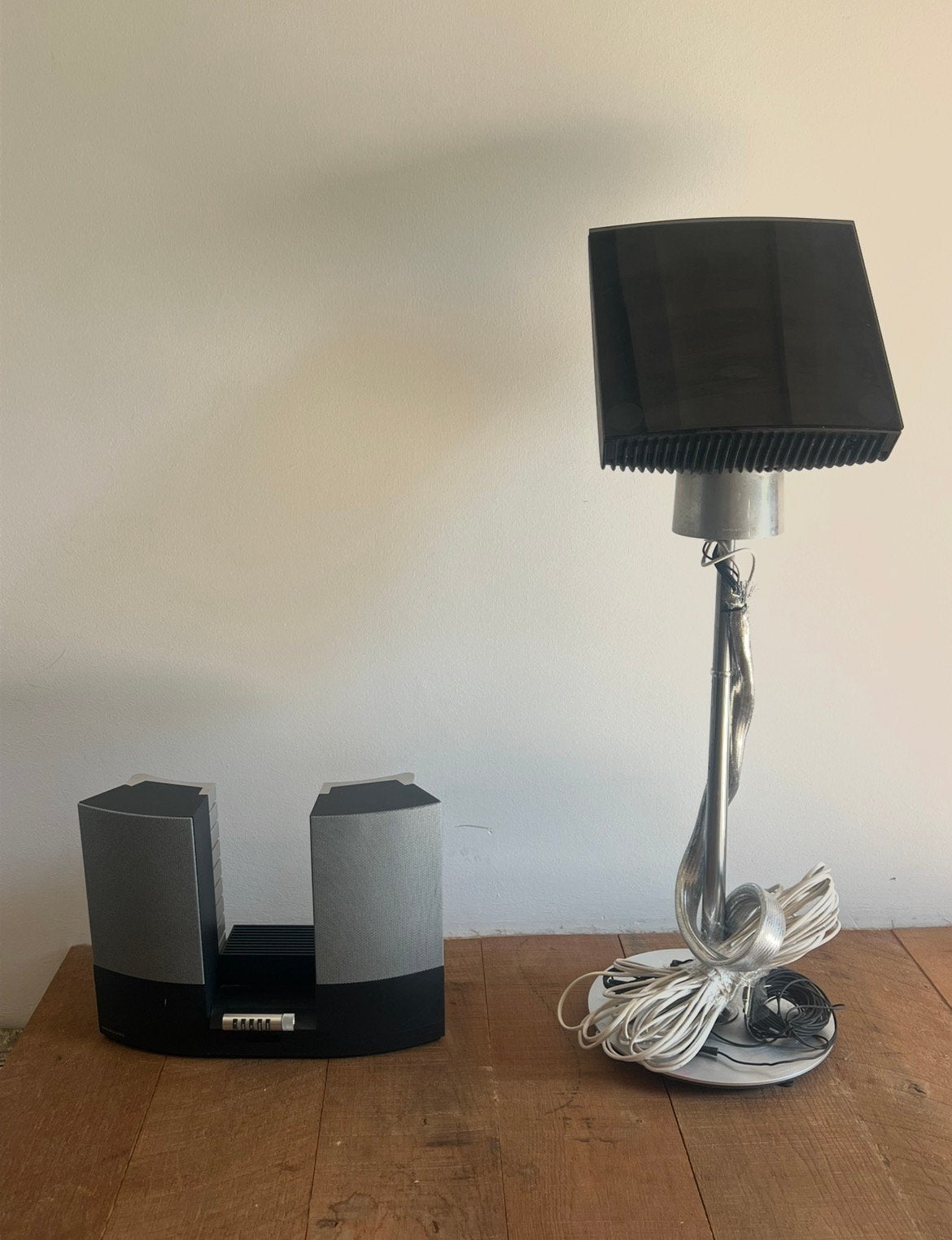 B&0 2000 interactieve speakers + standaard ( CD & Radio ), Overige merken, Soundbar, Ophalen of Verzenden, Zo goed als nieuw