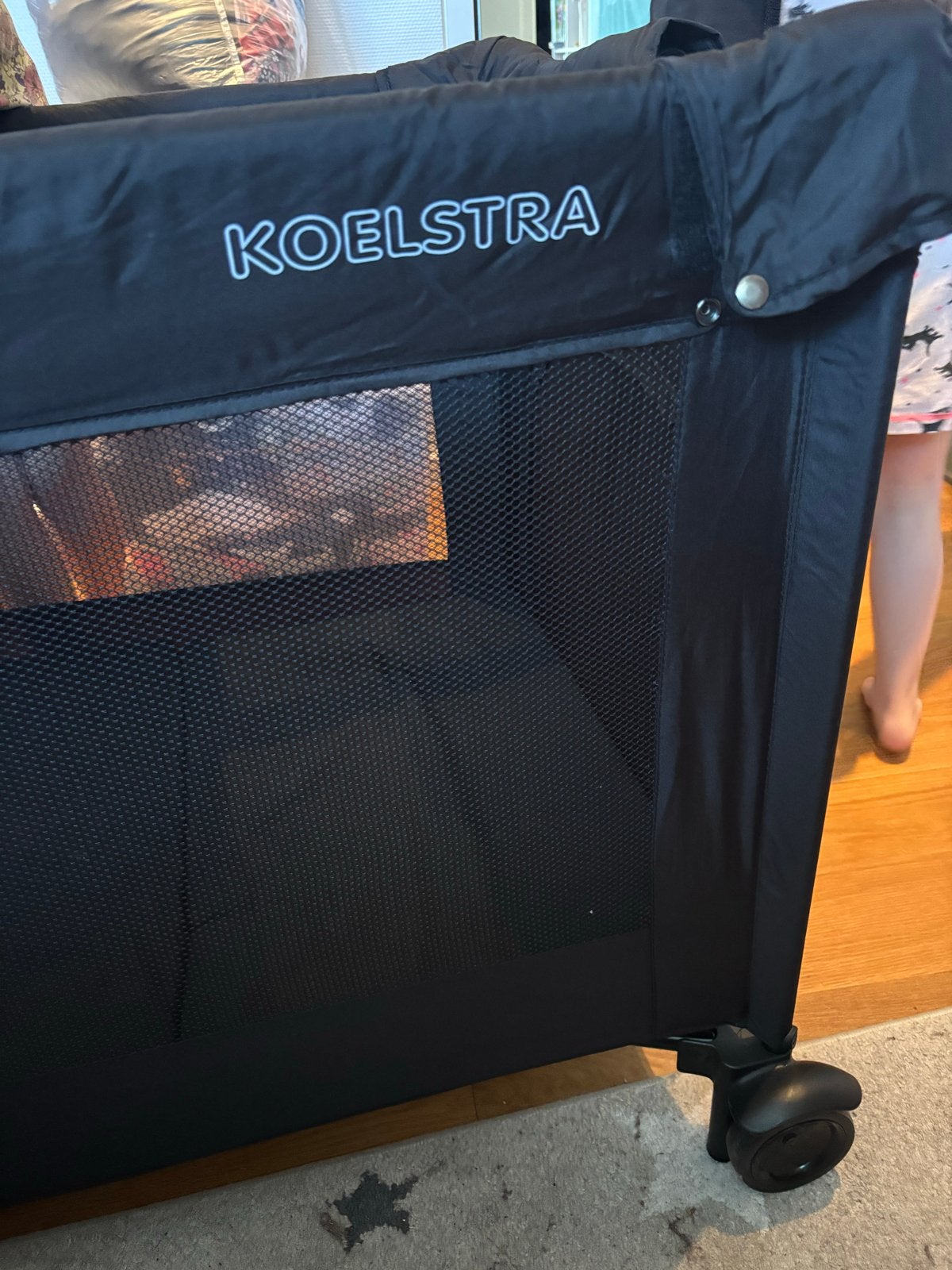 Koelstra Reisbedje Zwart - Inclusief Matras en Draagtas, Ophalen, Zo goed als nieuw, Reisbedje