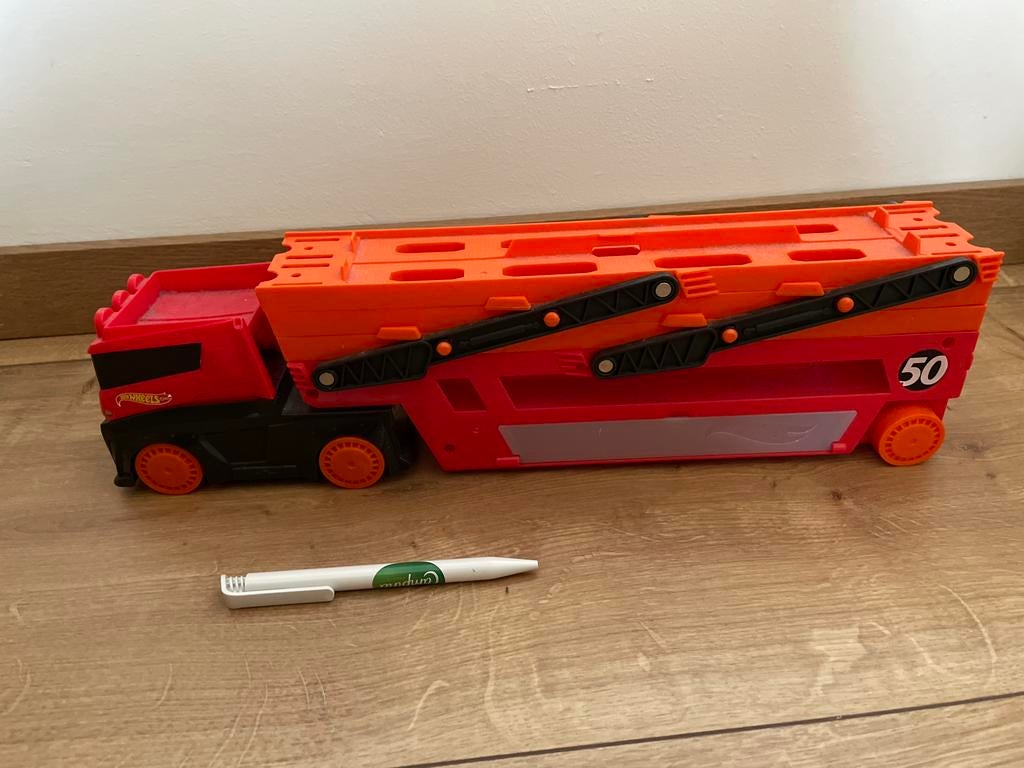 Hotwheels transporter, Ophalen, Zo goed als nieuw