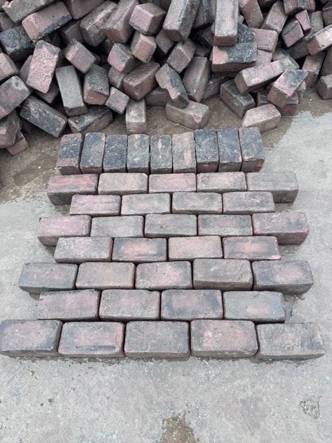 Goedkoop oude hard gebakken klinkers / keiformaat ?, Gebruikt, Keramiek, Ophalen of Verzenden, 10 m² of meer