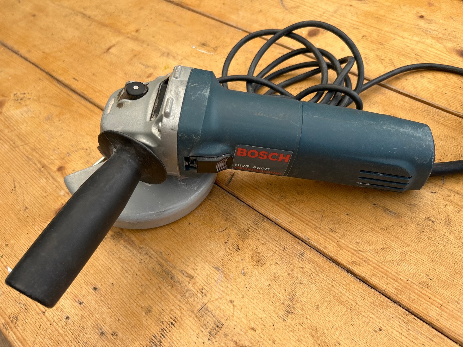 Bosch GWS 850 C Professional haakse slijper met koffer, Ophalen of Verzenden, Gebruikt, 700 tot 1000 watt, Haakse handslijpmachine