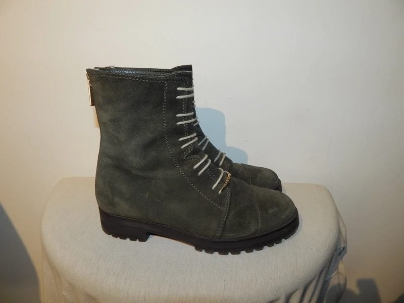 Jimmy Choo suede laarzen veter look goud merklabel ZGAN 38.5, Verzenden, Lage of Enkellaarzen, Zo goed als nieuw, Jimmy Choo