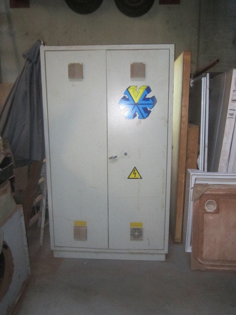 Schakelkast  met Yaskawa VFD & Control Techniques Servo, Ophalen, Gebruikt