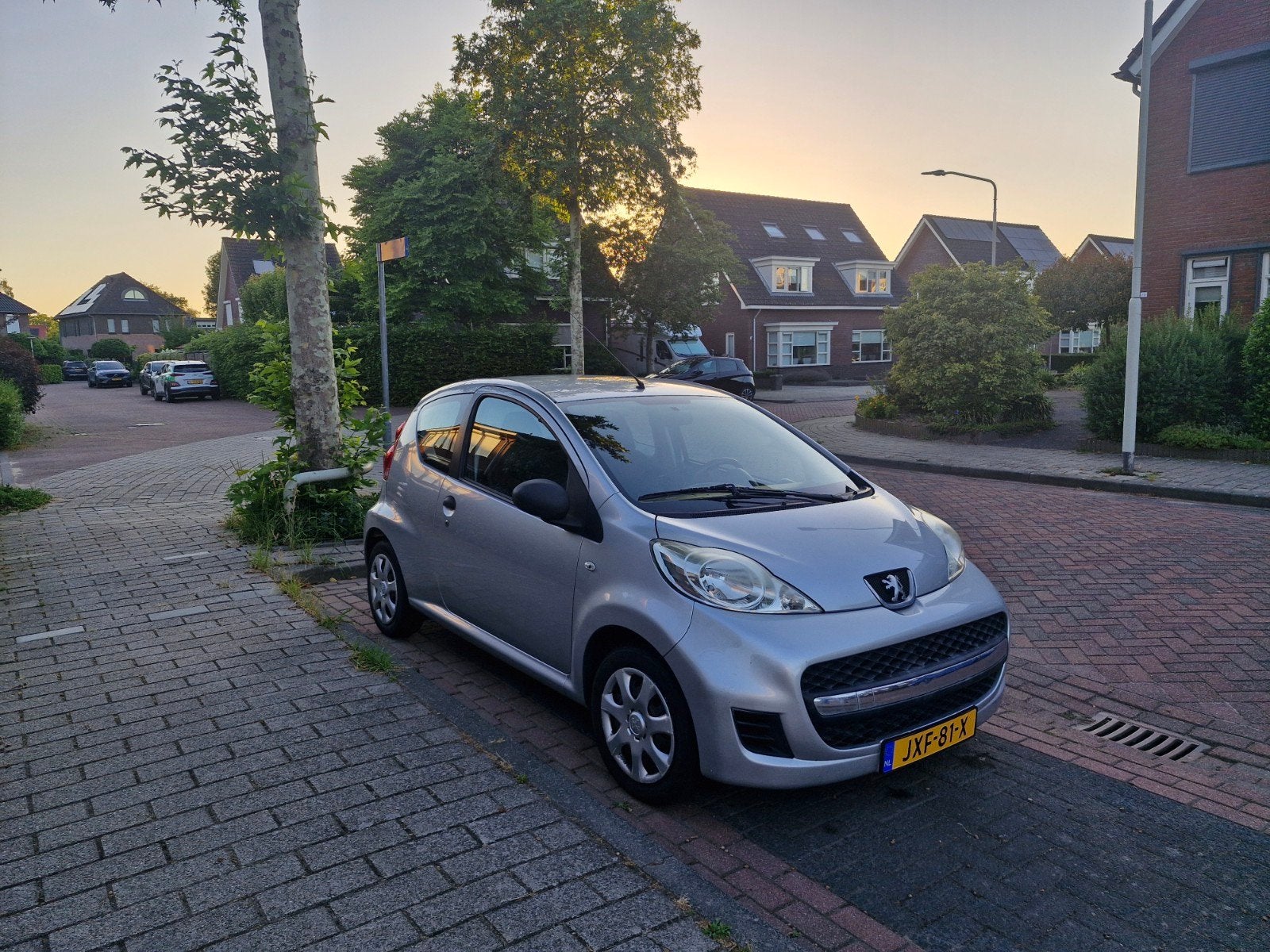 Peugeot 107 LAGE KILOMETERSTAND 3DR 2009 Grijs, Voorwielaandrijving, Stof, 4 stoelen, 68 pk