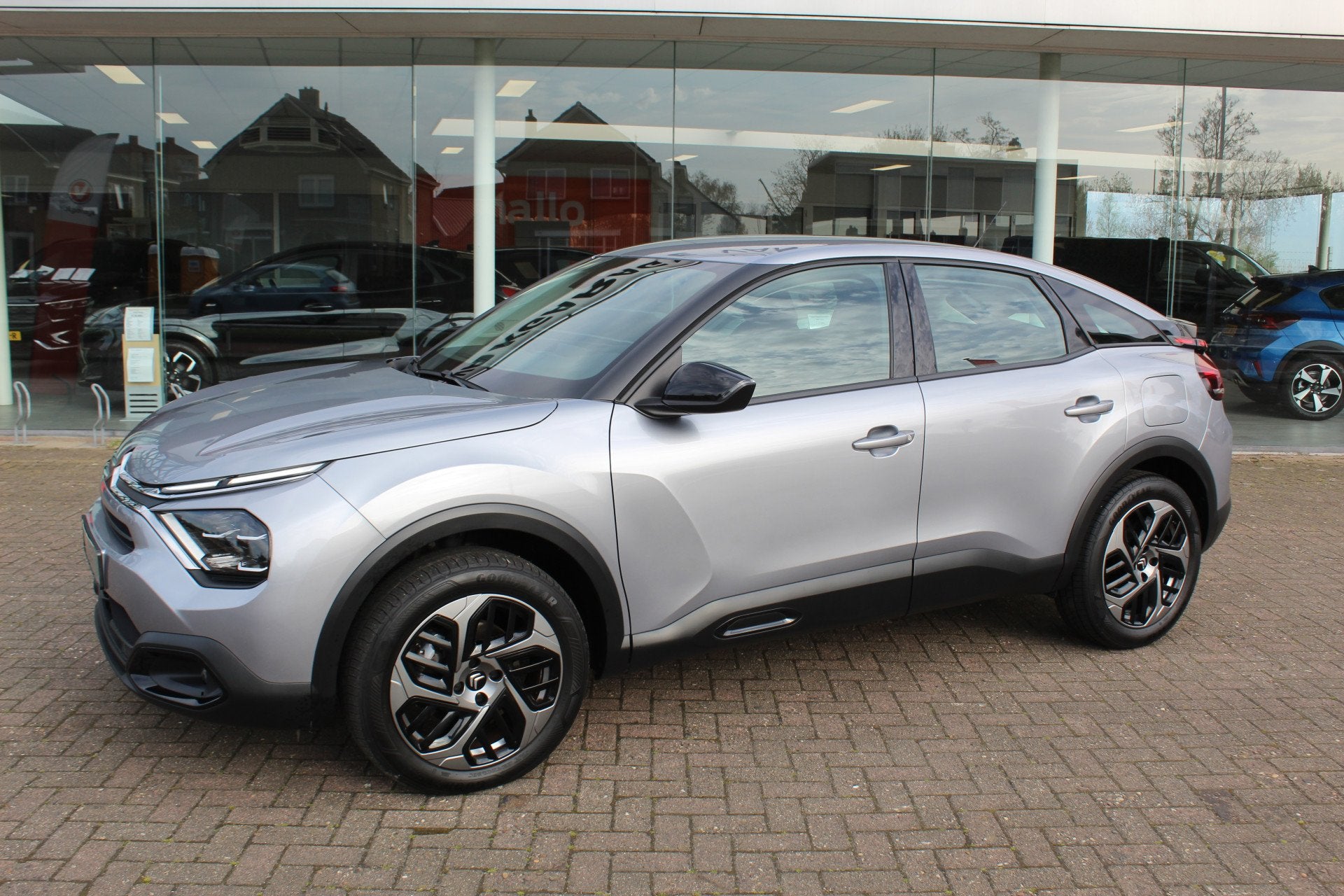 Citroën C4 1.2-130pk Puretech Shine Limited AUTOMAAT ! Gun, Auto's, Citroën, 12 maanden, Metallic lak, Gebruikt, Euro 6