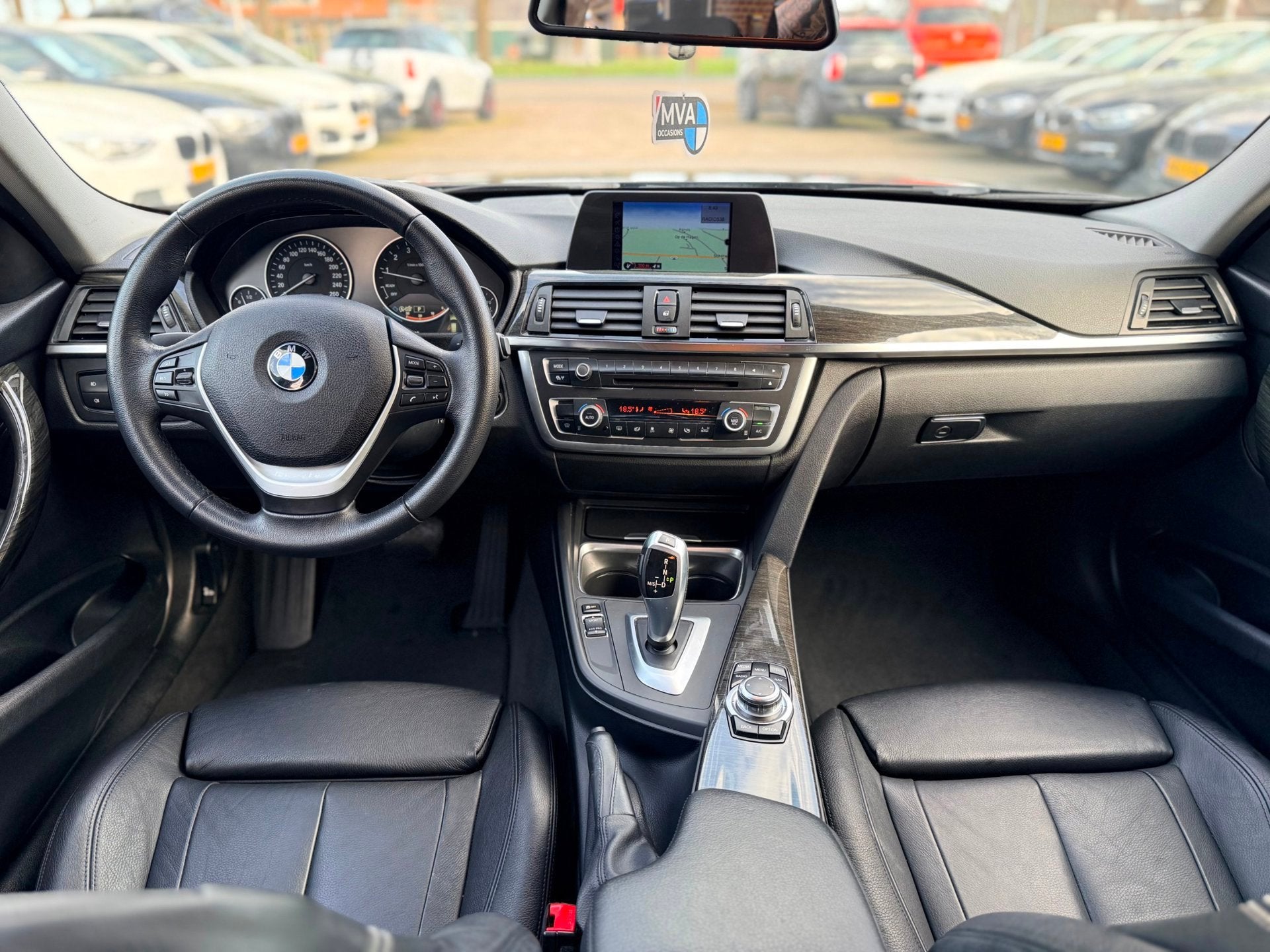 BMW 3-serie Touring 316i High Executive Luxury Line|Nieuwe K, Auto's, BMW, Automaat, Gebruikt, 4 cilinders, 1445 kg