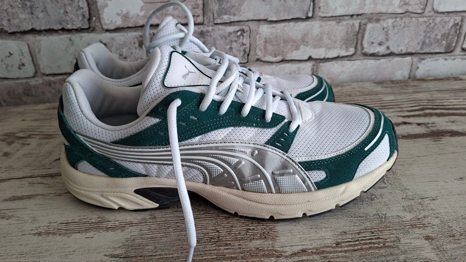 Puma Sneakers - Wit met Groene Details, Puma, Wit, Ophalen of Verzenden, Sneakers of Gympen