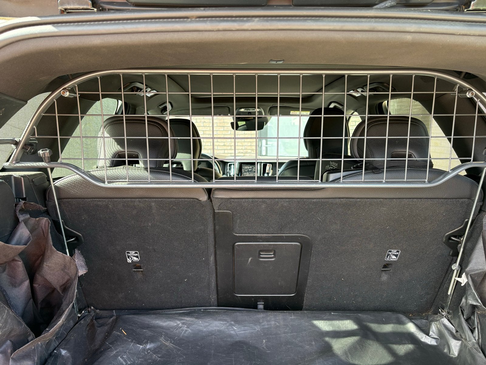 Hondenrek +  scheidingsrek Travall VOLVO XC60 va 2017, Ophalen