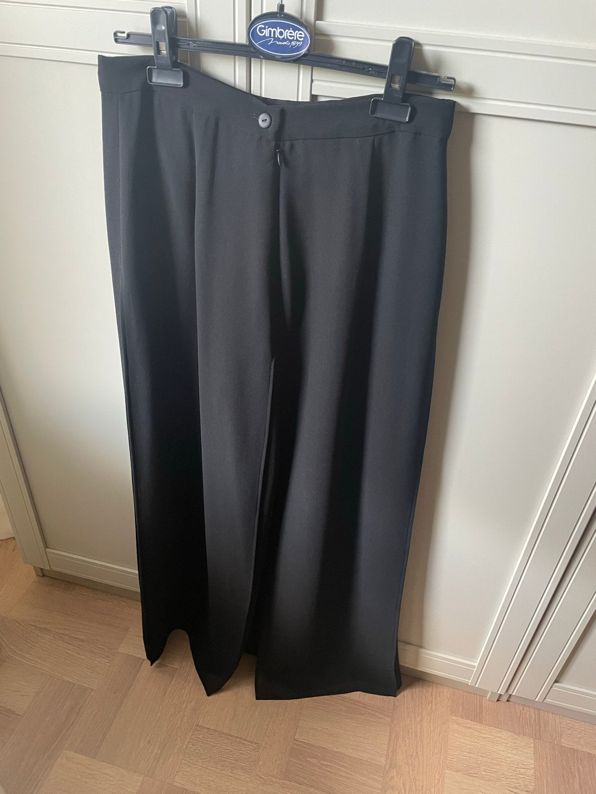 Joseph Ribkoff Zwarte Broek met Split - Maat 40, Kleding | Dames, Maat 38/40 (M), Zwart, Ophalen of Verzenden, Zo goed als nieuw