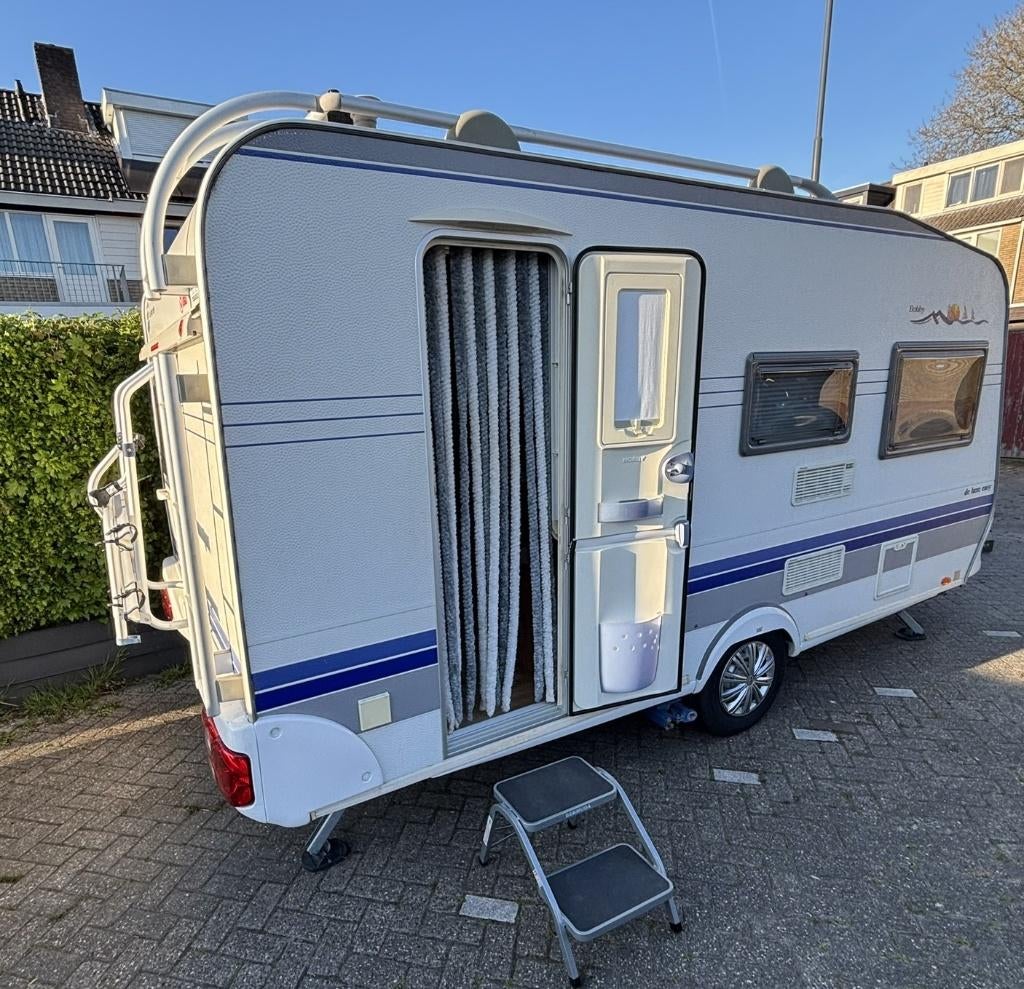 Hobby 440 SF de luxe easy modeljaar 2005, Caravans en Kamperen, Caravans, Hobby, Treinzit, Particulier, 4 tot 5 meter