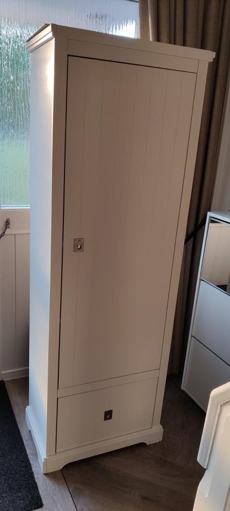 Mooie witte (opberg)kast, Ophalen, Zo goed als nieuw