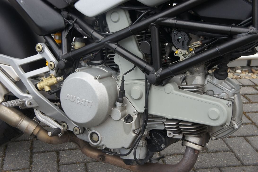 DUCATI M 620 I.E. (bj 2004) 7,850 km, DUCATI, 2 cilinders, Bedrijf, Onbekend