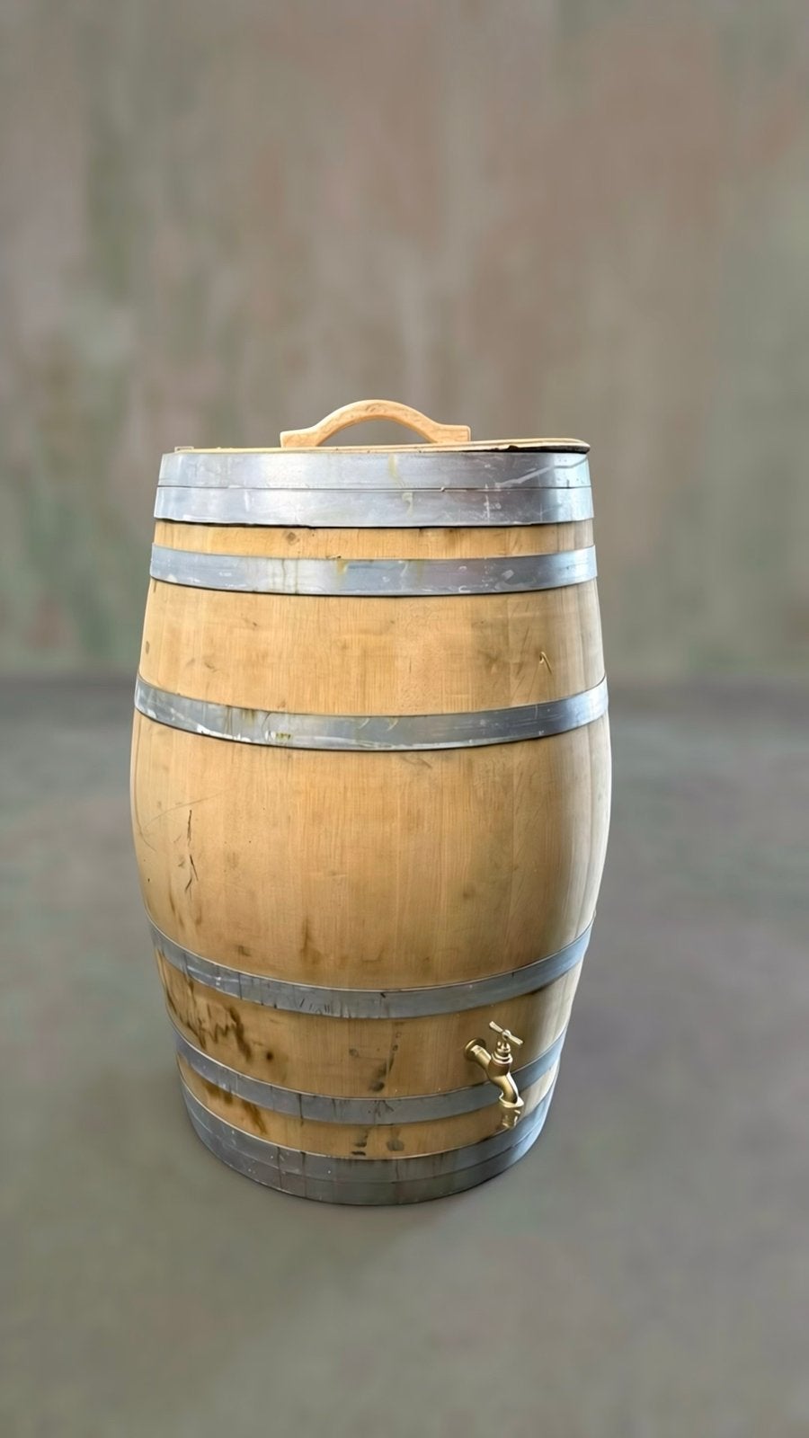 Eikenhouten Regenton | Messing Kraan | Deksel | Onderstel, Ophalen, Kunststof, 150 liter of meer, Zo goed als nieuw