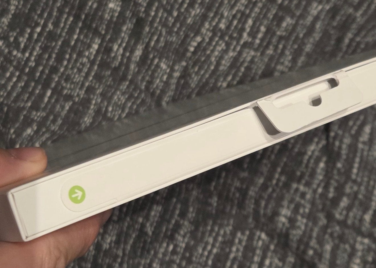 Foto 4 van Nieuwe Apple iPad Pro Smart Folio 13 inch (ongeopend)