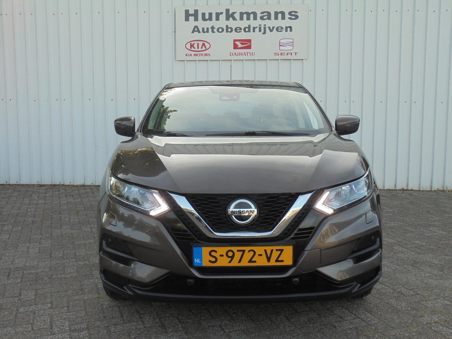 Nissan Qashqai 1.3 DIG-T 140PK VISIA TREKHAAK NETTE AUTO, Auto's, Gebruikt, 4 cilinders, Bruin, Bedrijf