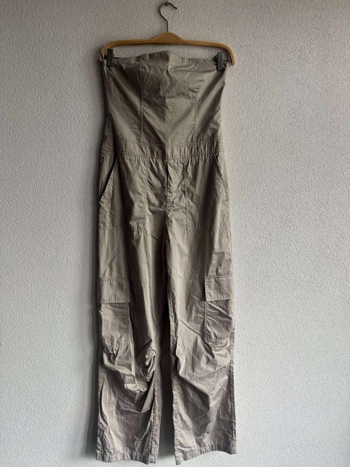 Zara beige khaki cargo style jumpsuit, Kleding | Dames, Jumpsuits, Maat 38/40 (M), Beige, Zara, Ophalen of Verzenden
