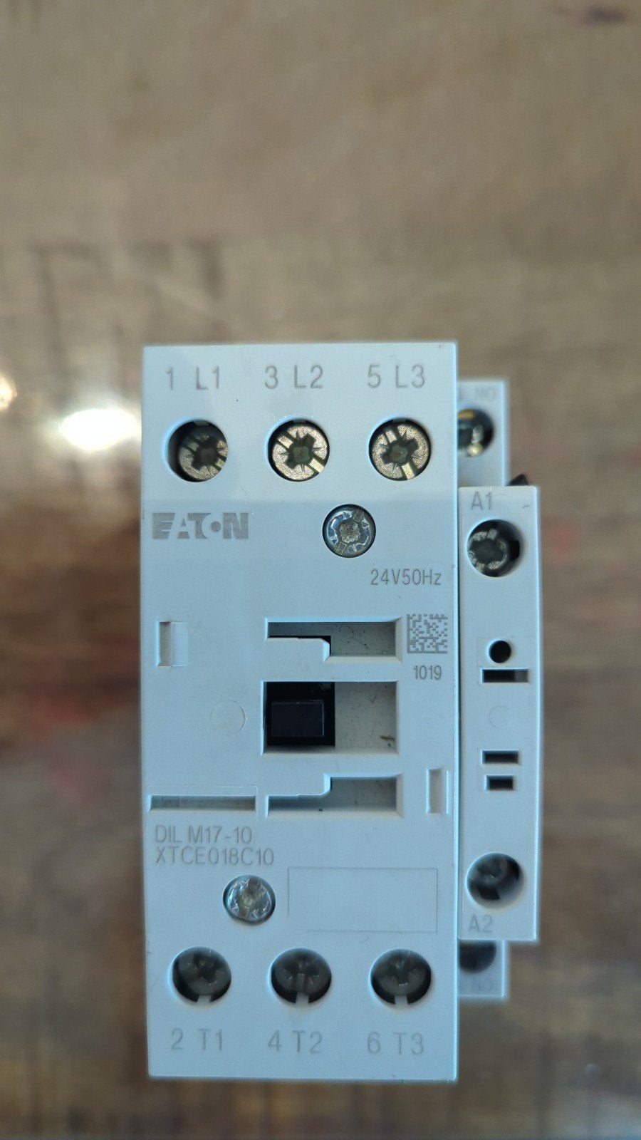 Eaton DIL M17-10 XTCE018C10 Contactor 24V50Hz, Ophalen of Verzenden, Gebruikt